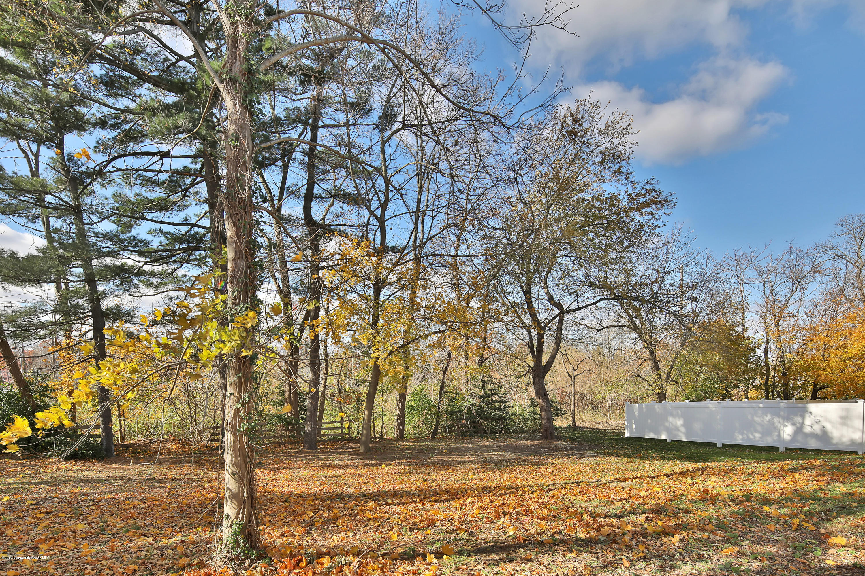 362 E Road Middletown, NJ 07718 - Photo 2 of 19 362 E Rd Middletown NJ 07718-print-003-1