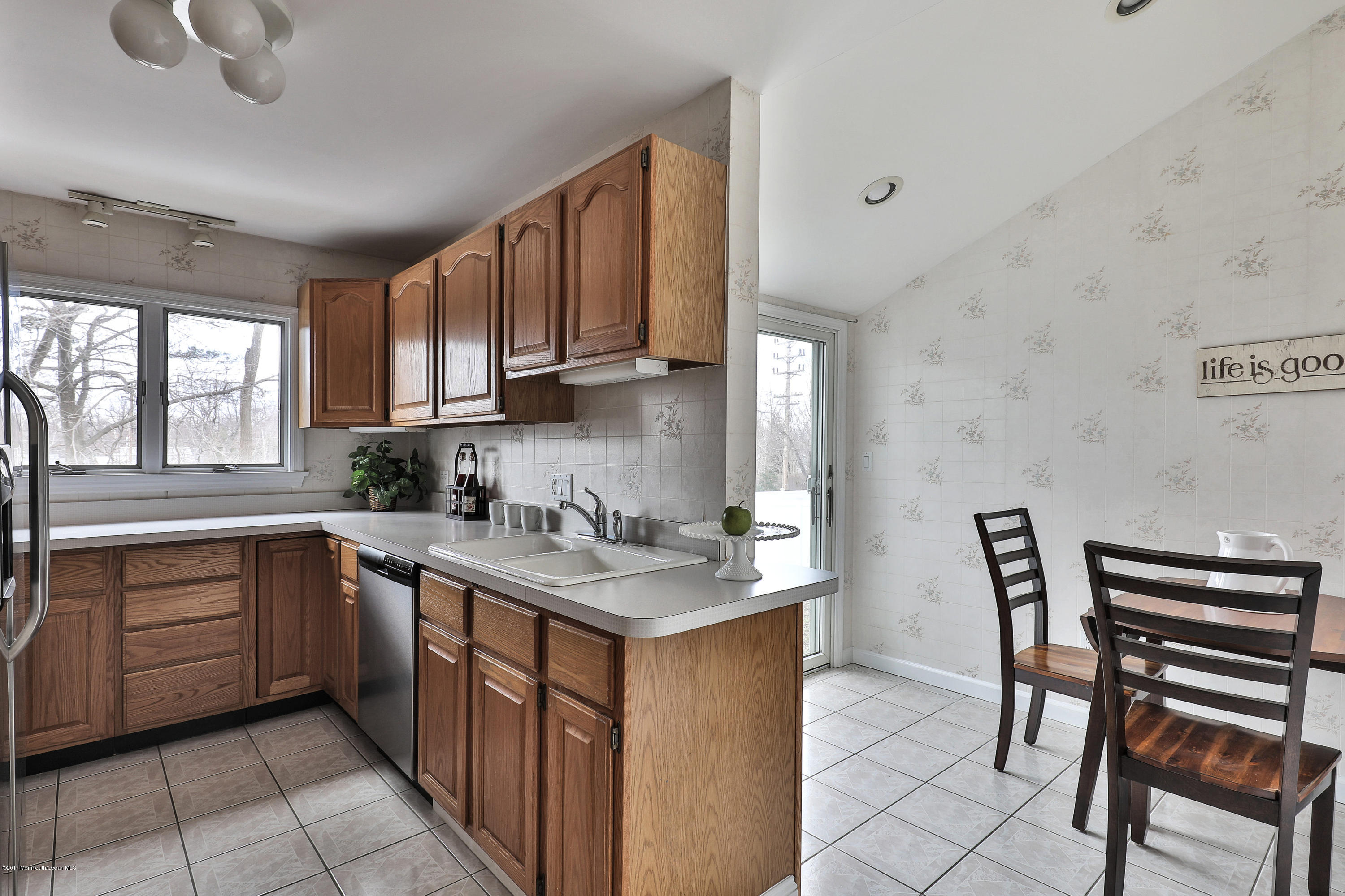 362 E Road Middletown, NJ 07718 - Photo 13 of 19 362 E Rd Middletown NJ 07718-print-039-3