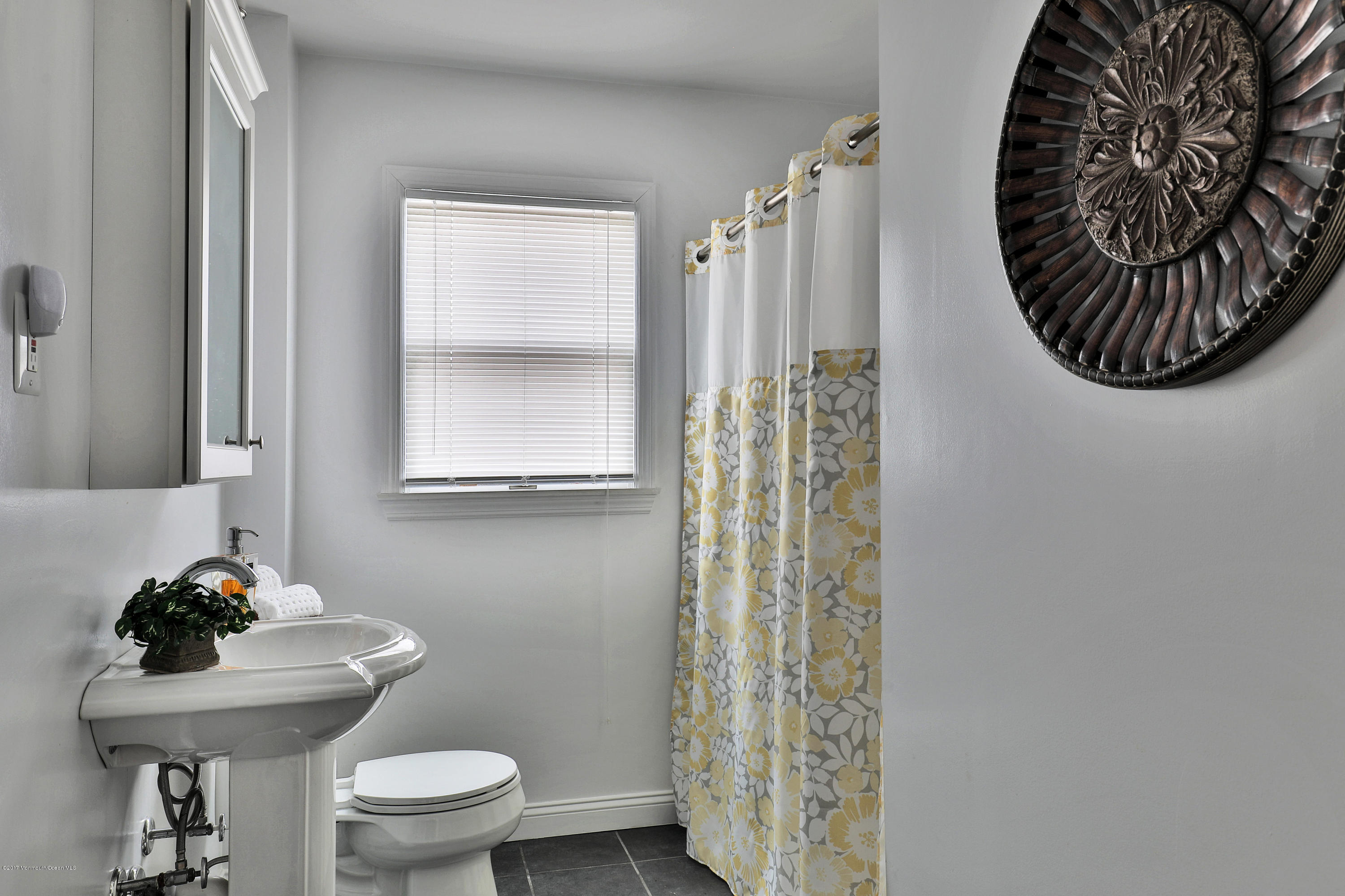 362 E Road Middletown, NJ 07718 - Photo 5 of 19 362 E Rd Middletown NJ 07718-print-033-3