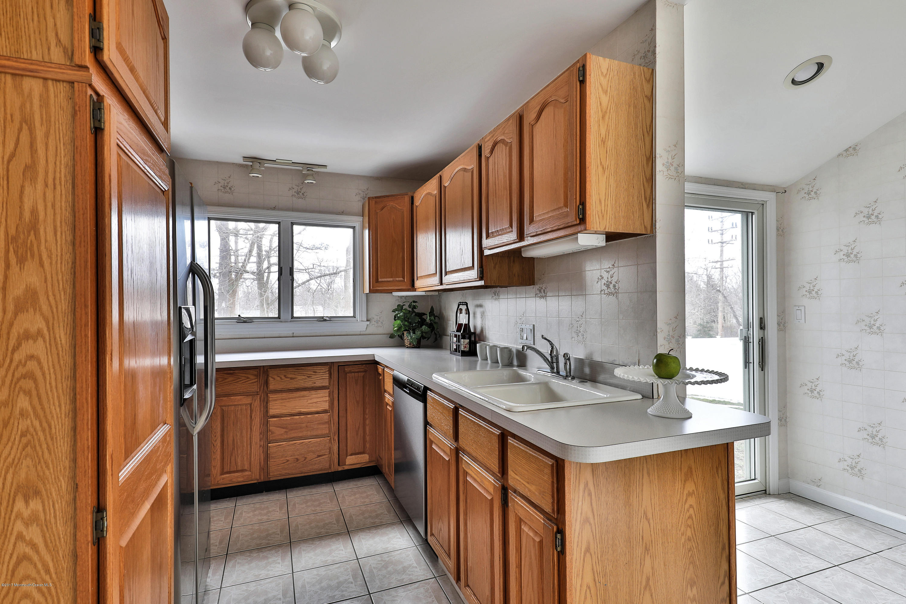 362 E Road Middletown, NJ 07718 - Photo 10 of 19 362 E Rd Middletown NJ 07718-print-034-3
