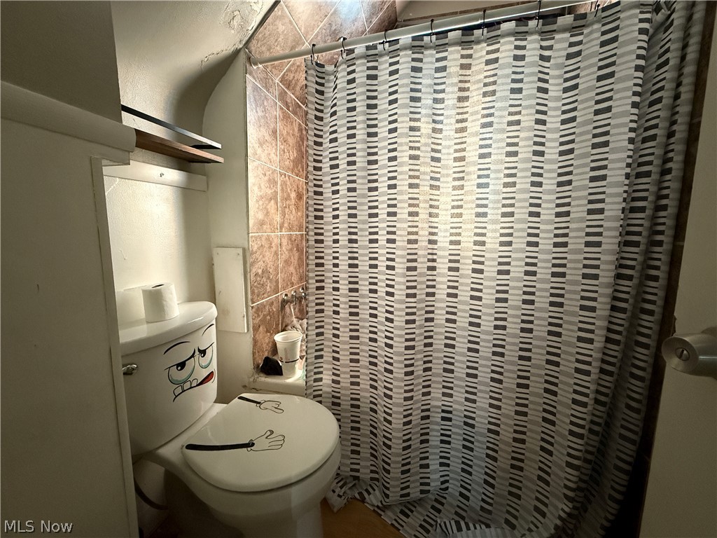 3834 Bosworth Road Cleveland, OH 44111 - Photo 7 of 26
