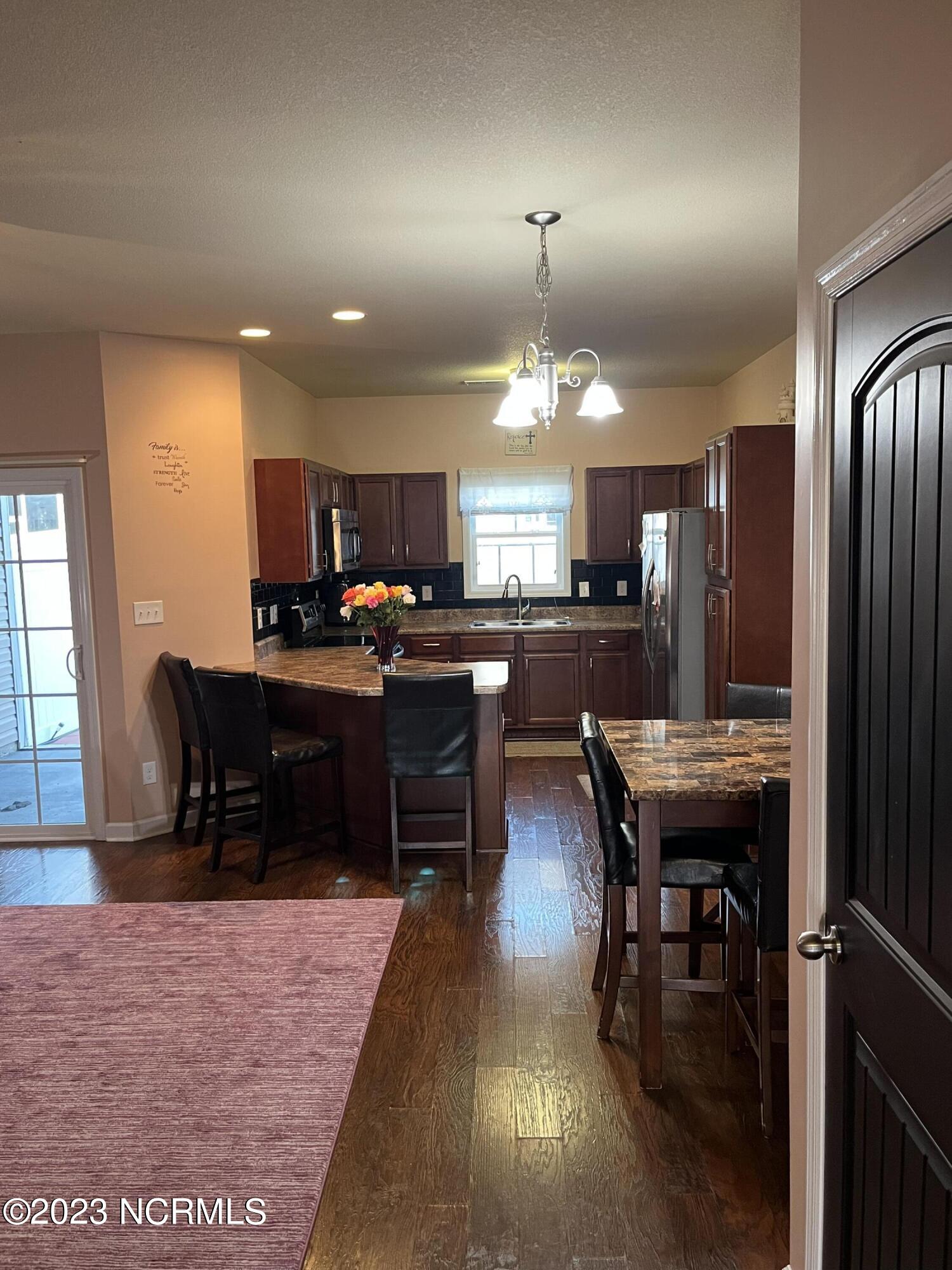532 Caldwell Loop Jacksonville, NC 28546 - Photo 2 of 11 468D9406-1C43-42C6-A3E5-472796398EFD