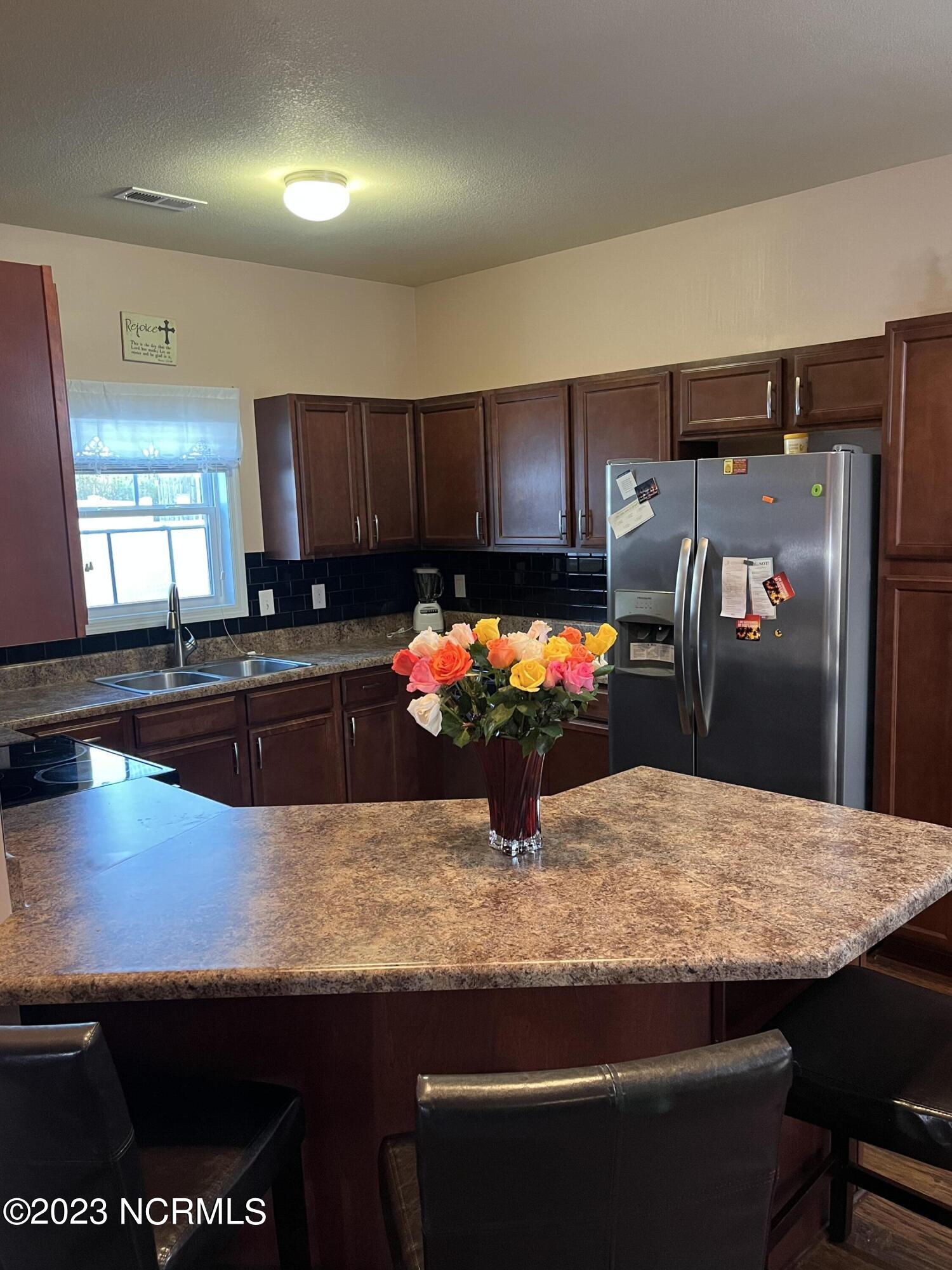 532 Caldwell Loop Jacksonville, NC 28546 - Photo 4 of 11 39311F27-63E7-43E9-B640-A83FED375F9F