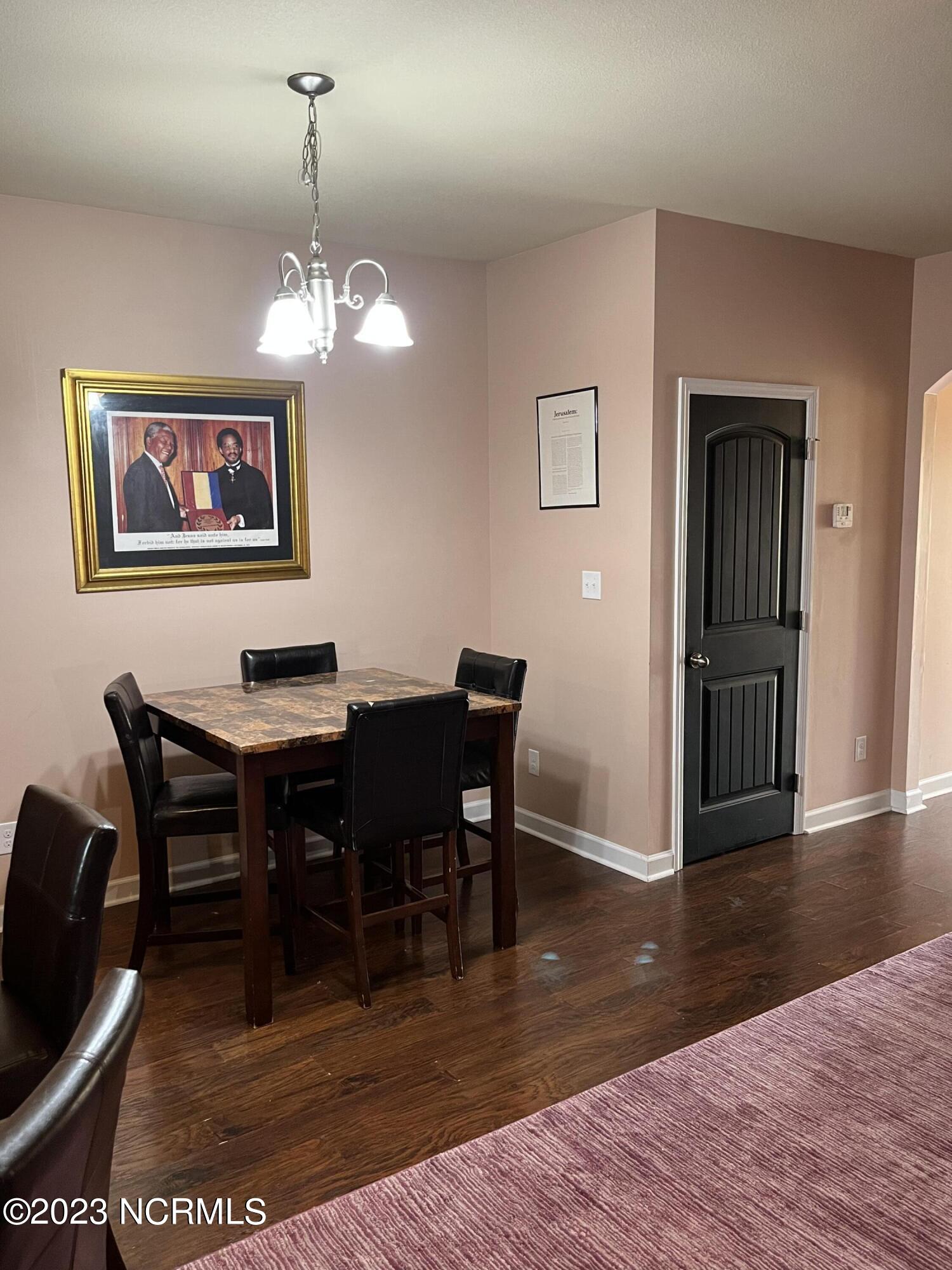 532 Caldwell Loop Jacksonville, NC 28546 - Photo 5 of 11 1553B729-B752-40B0-902D-39E3E36B2A52