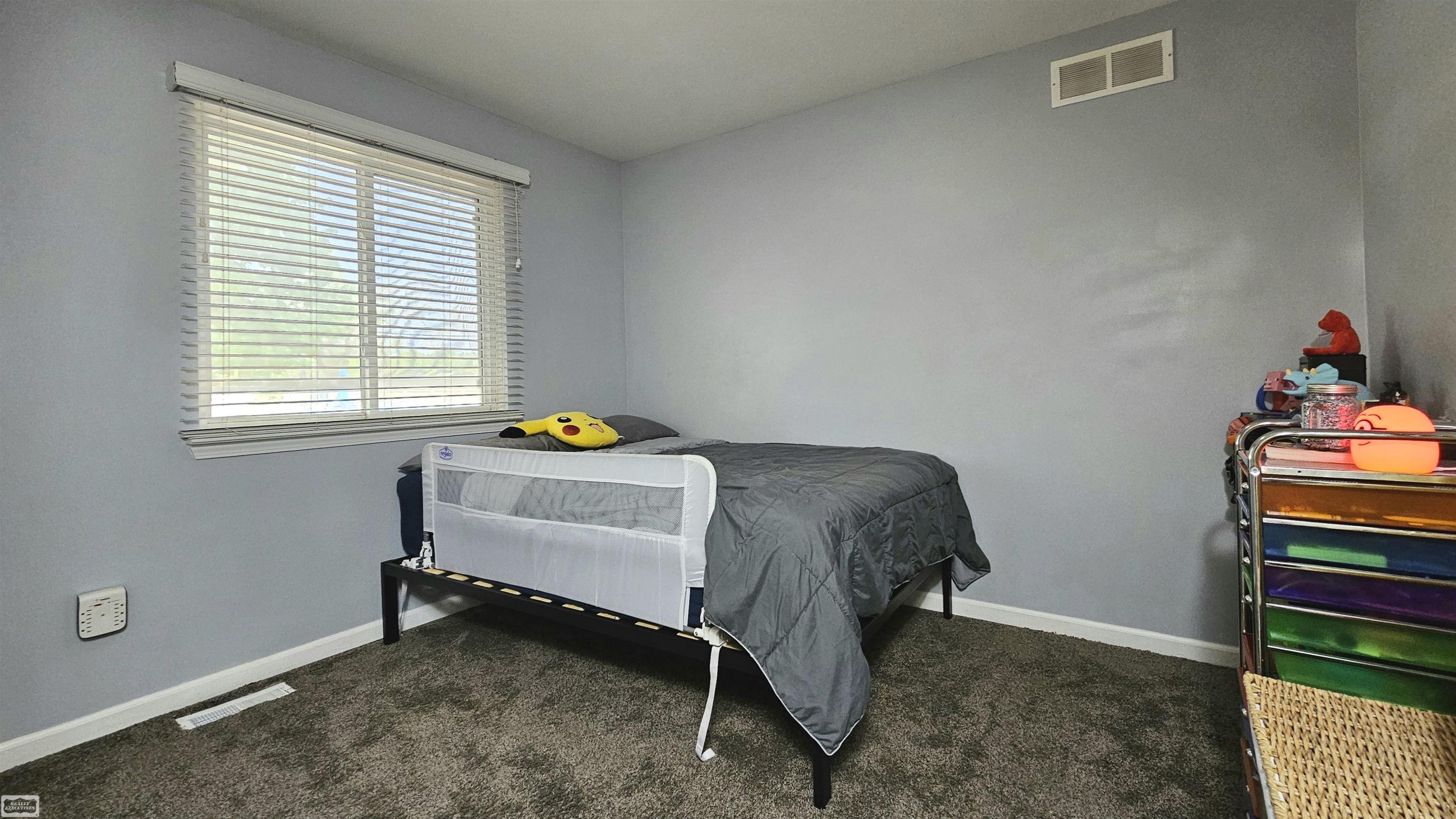 42947 Utica Road Sterling Heights, MI 48314 - Photo 17 of 52 50142273-ba952621-a0b5-4b45-a356-c8b1ebfafa22.JPG