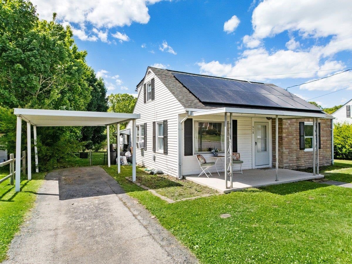 658 Mercer Road Rich Creek, VA 24147 - Photo 3 of 61 Gallery Image 3