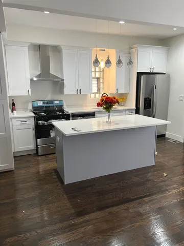 $3,100 | 6553 South Eberhart Avenue, Chicago, IL 60637