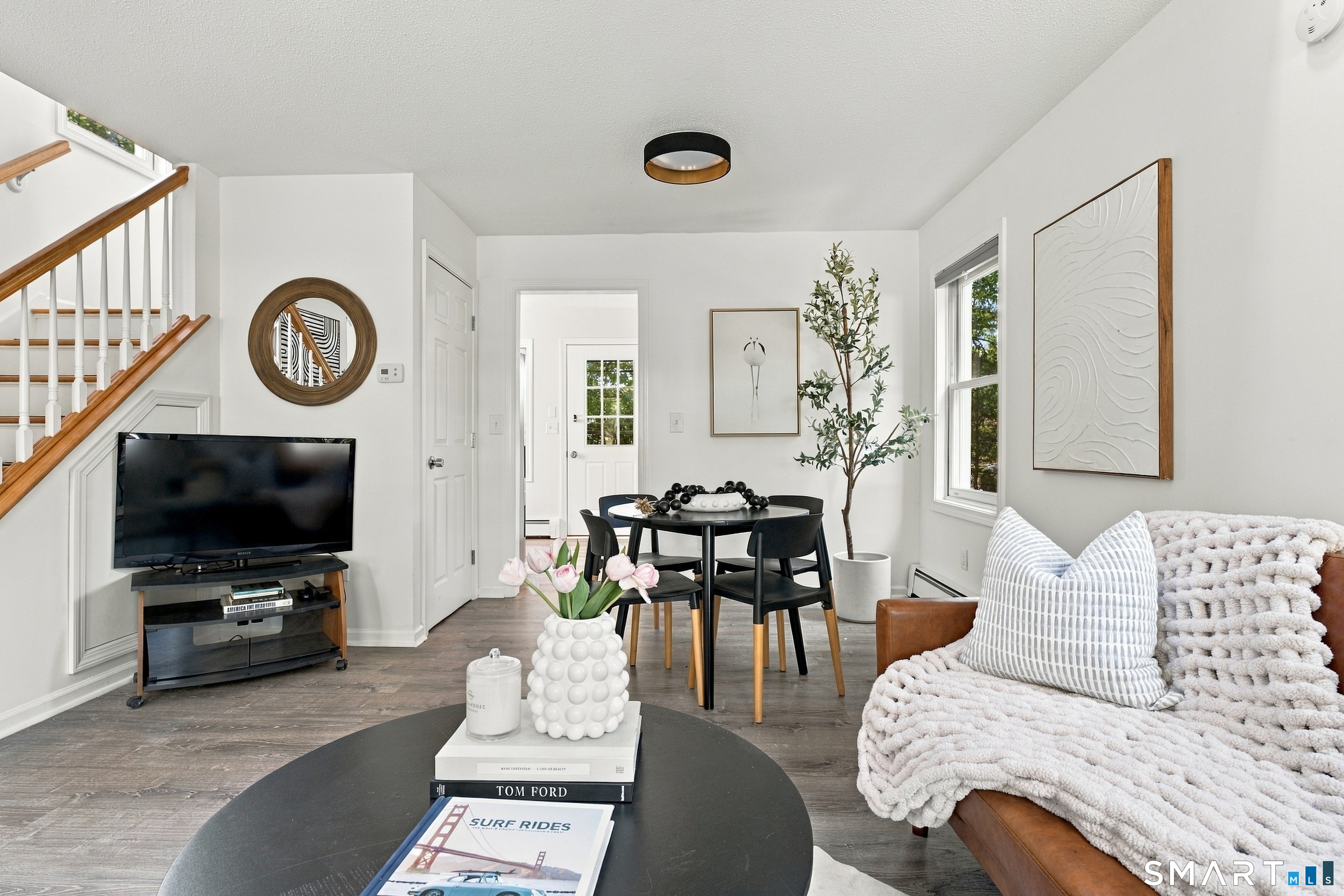 343 Horse Pond Road Madison, CT 06443 - Photo 28 of 39 Open and bright!