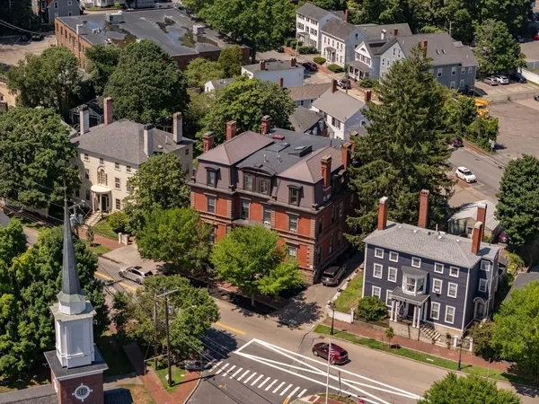 $2,300 | 132 Middle Street, Unit 4, Portsmouth, NH 03801