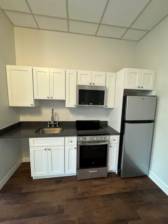 $2,300 | 132 Middle Street, Unit 4, Portsmouth, NH 03801
