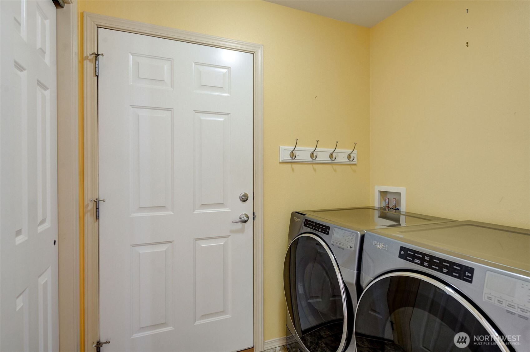 224 Vine Street Cashmere, WA 98815 - Photo 27 of 35 a utility room with dryer and washer