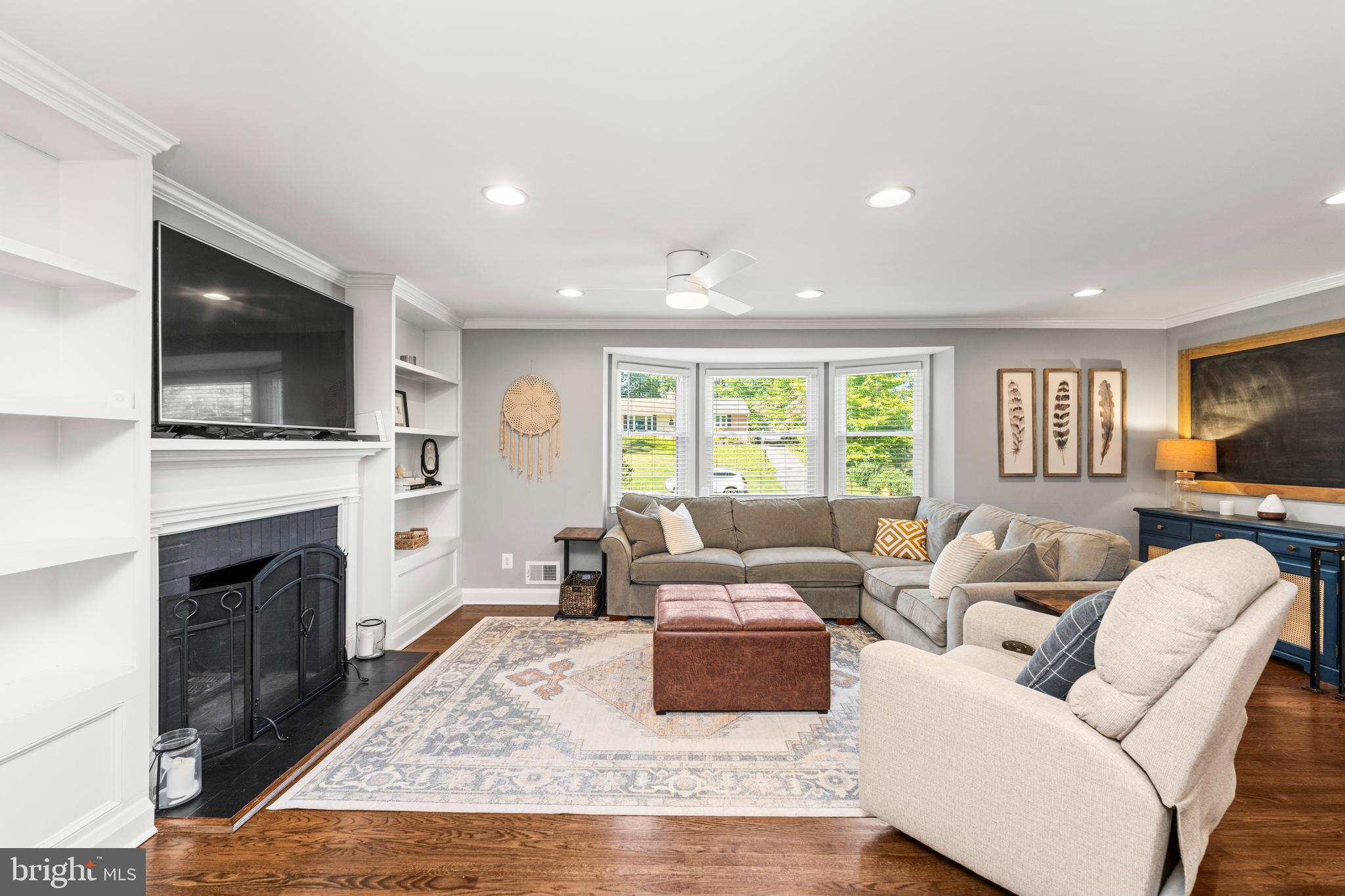 209 Charmuth Road Lutherville-Timonium, MD 21093 - Photo 8 of 43 Living Room,
