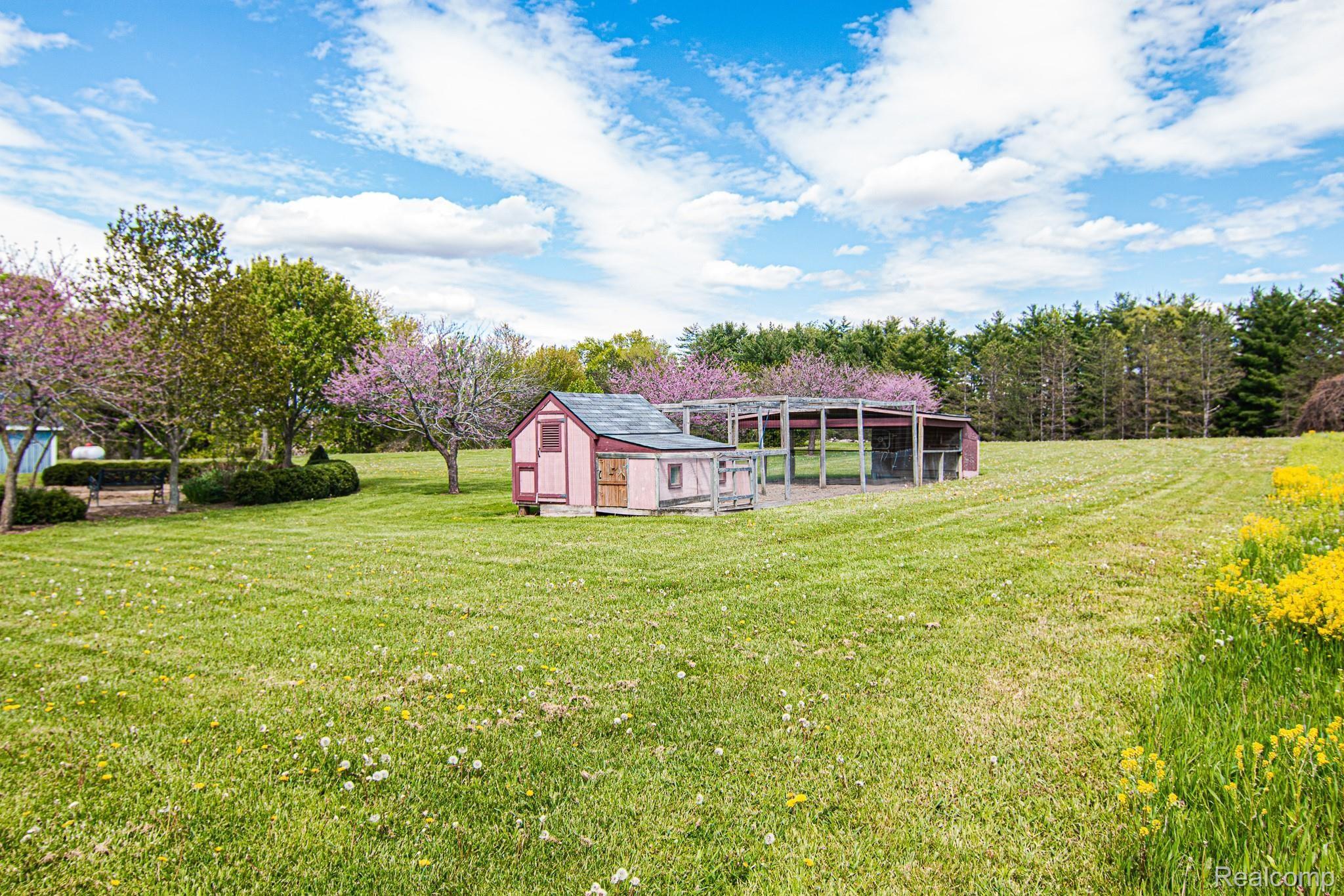 9248 Pittsburg Road Durand, MI 48429 - Photo 23 of 34 9248 Pittsburgh Rd (Chicken Coop 2).jpg