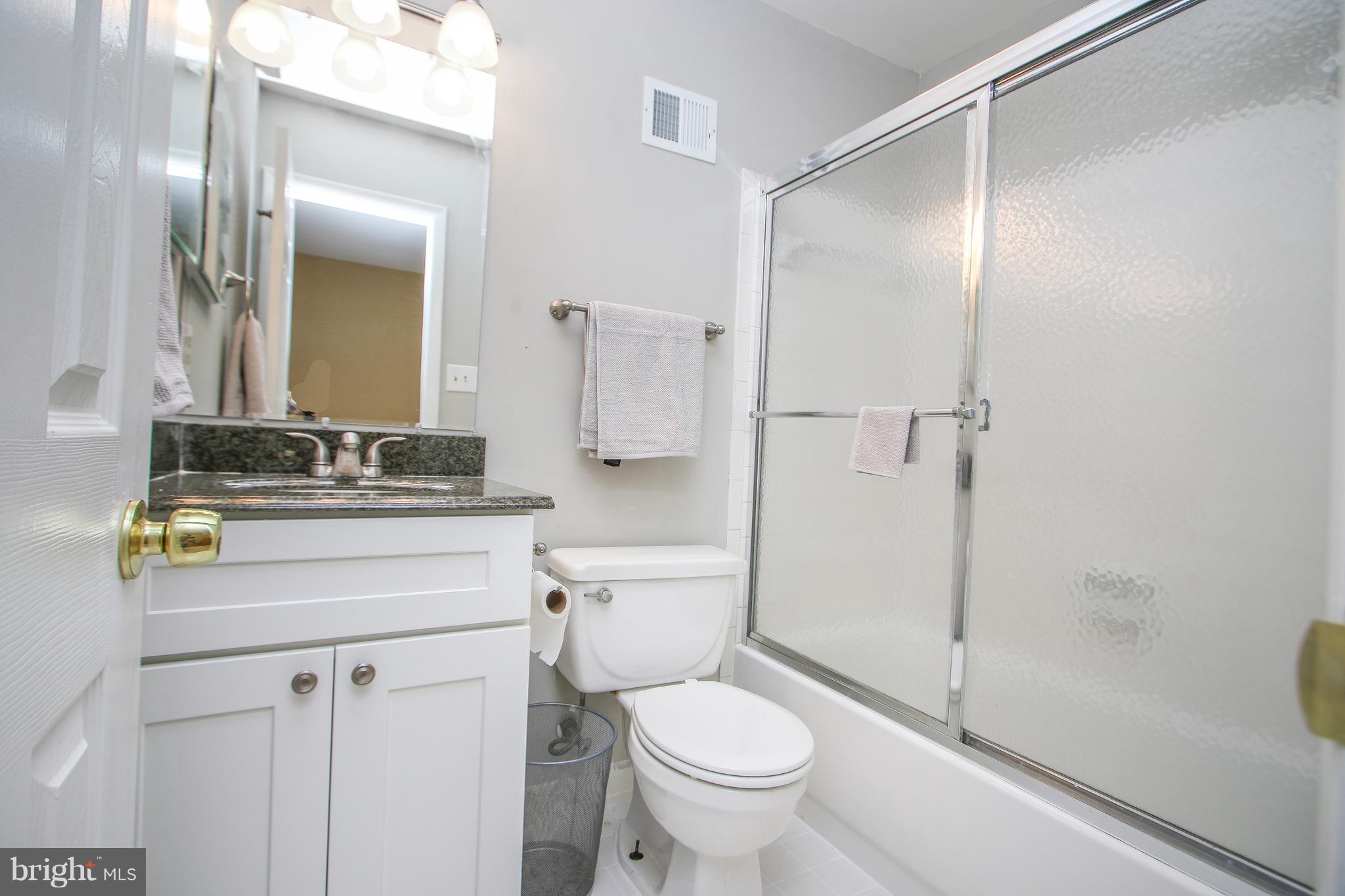 11533 Buttonwood Court Reston, VA 20191 - Photo 21 of 27 Bath