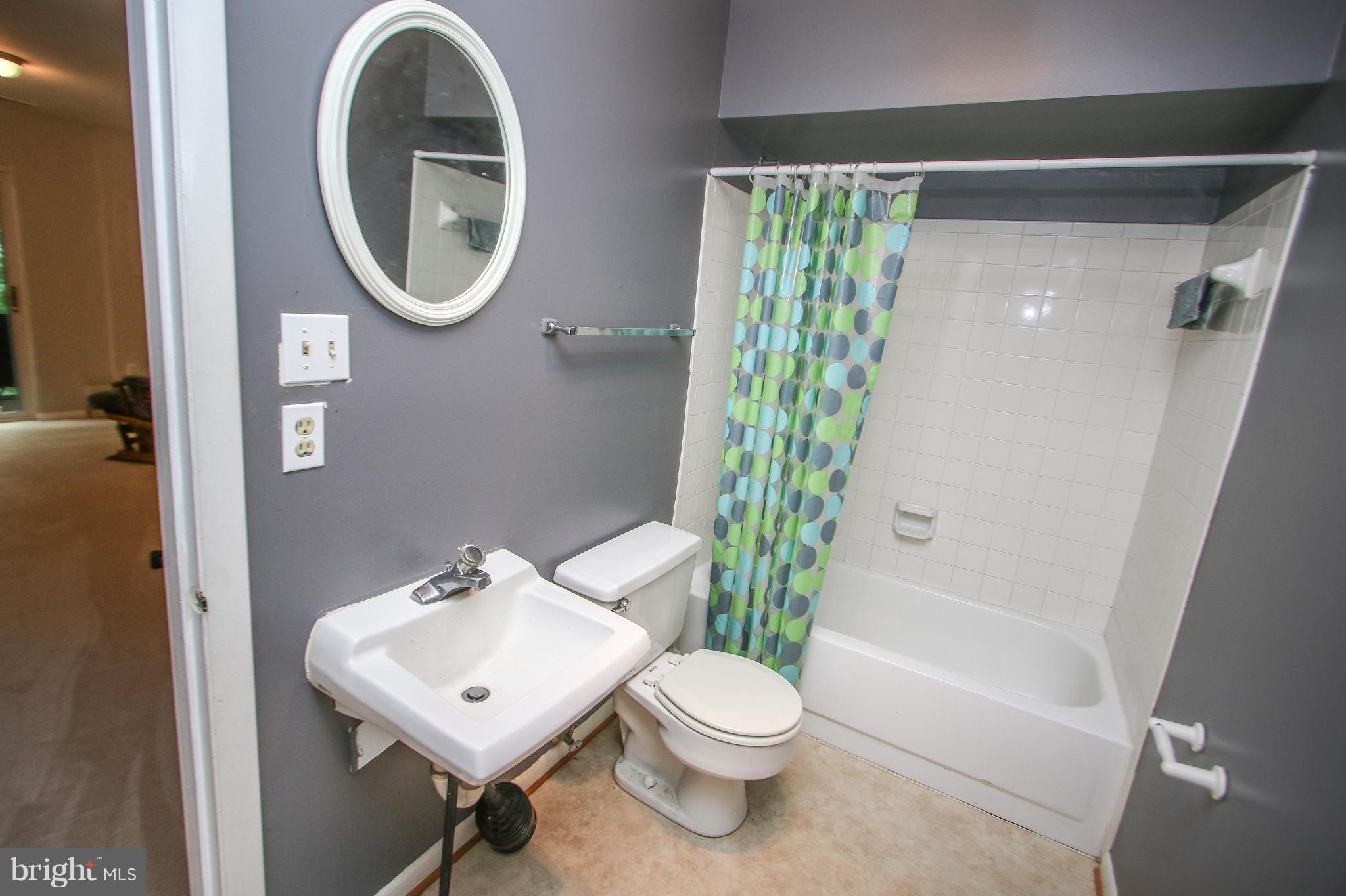 11533 Buttonwood Court Reston, VA 20191 - Photo 25 of 27 Bath
