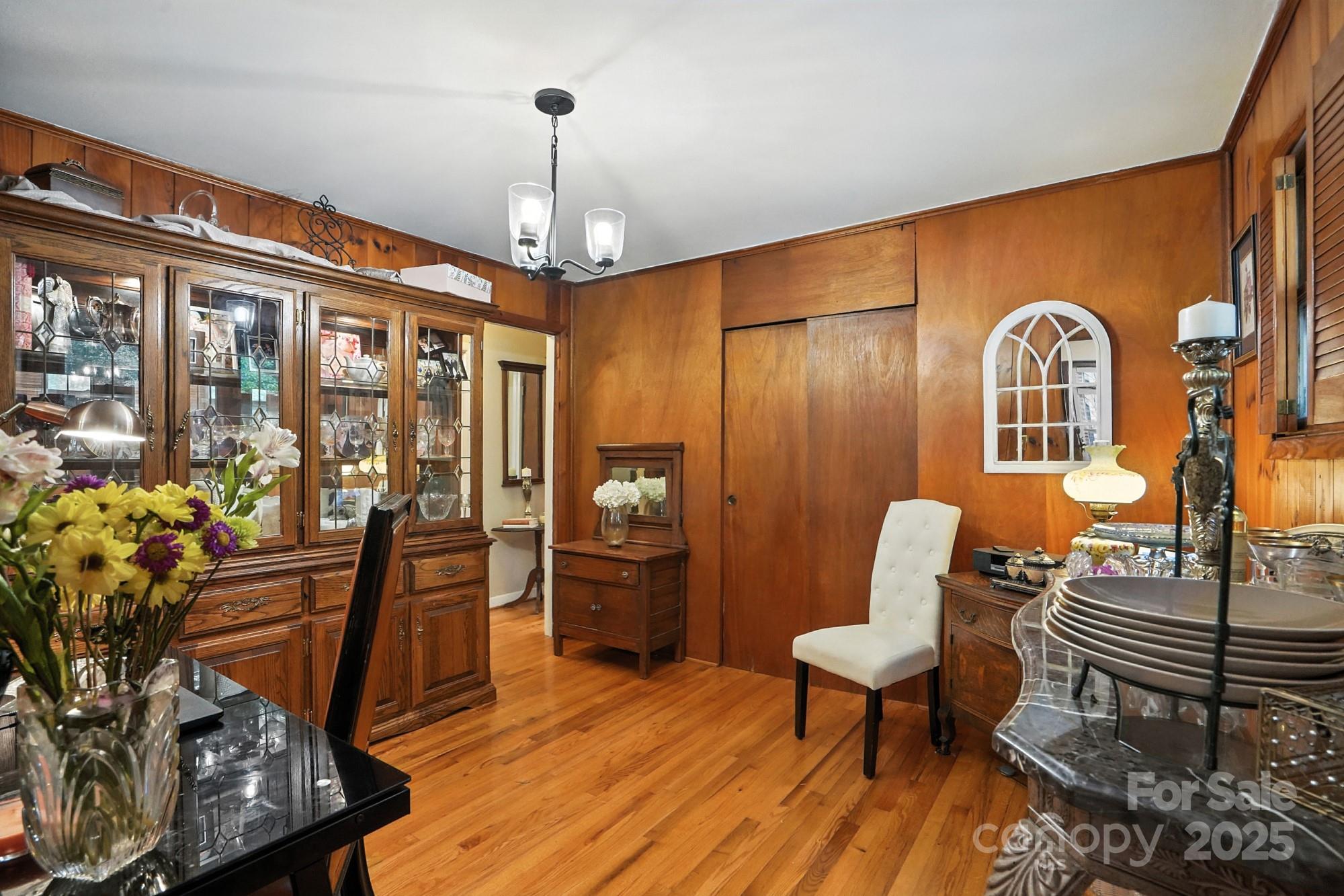 4825 Edgeland Road Edgemoor, SC 29712 - Photo 15 of 34 a very nice looking room with many windows and furniture