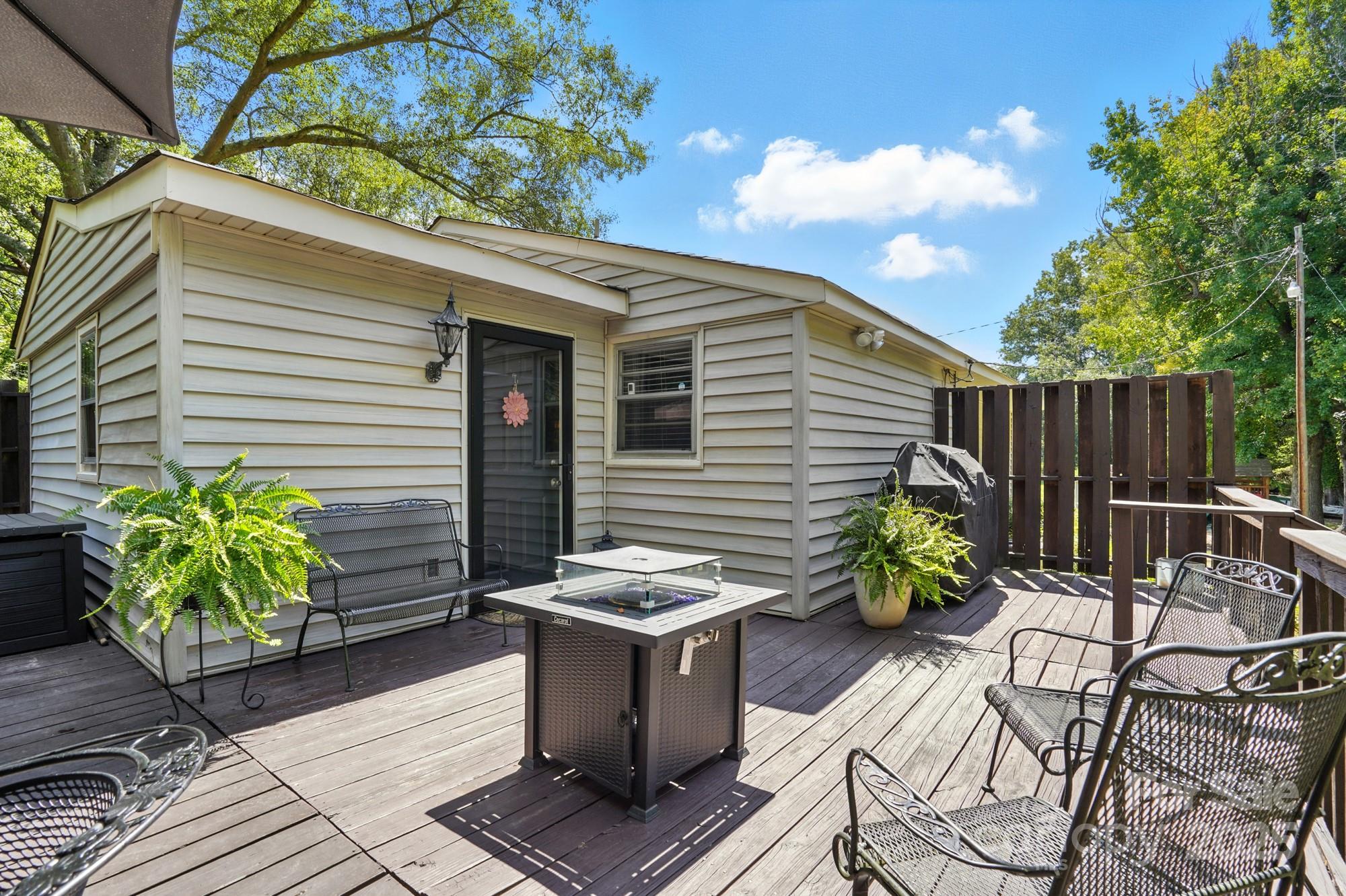 4825 Edgeland Road Edgemoor, SC 29712 - Photo 28 of 34 a view of outdoor sitting area with furniture