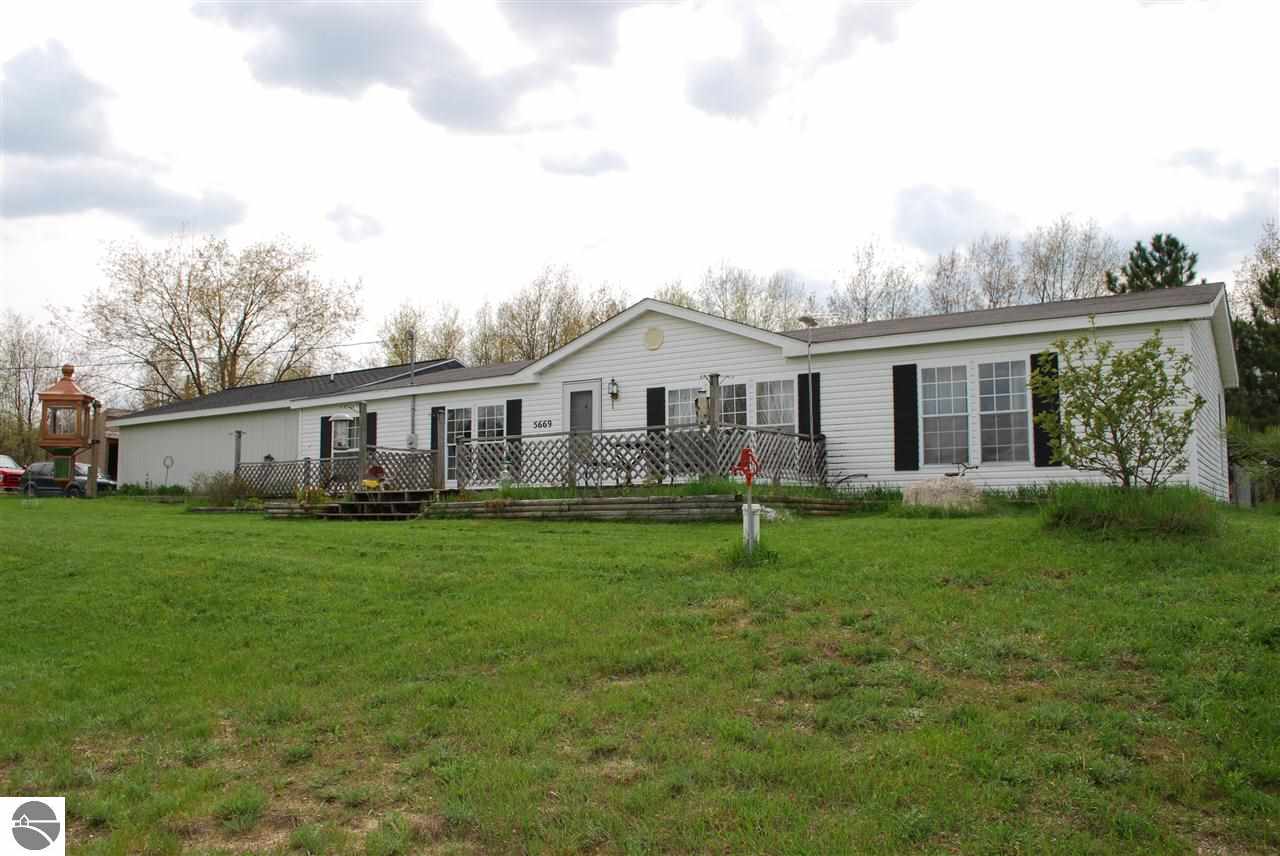 5669 Moore Road Williamsburg, MI 49690 - Photo 25 of 26 1784575-24.JPG