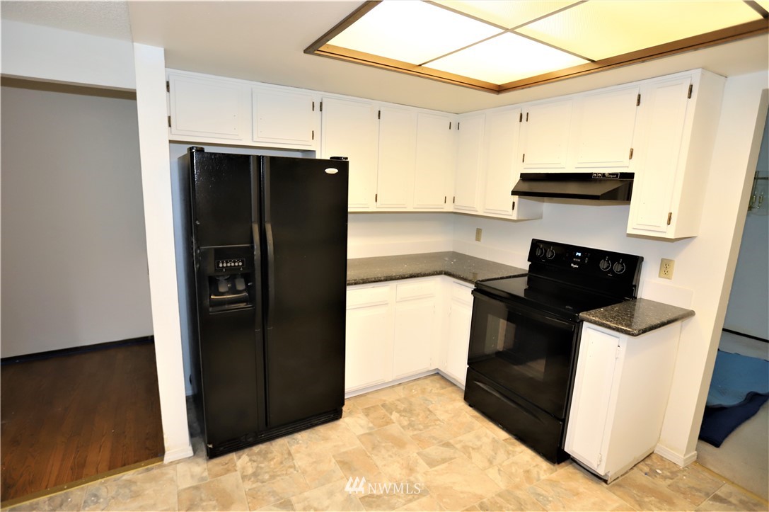 18304 108th Place Southeast Renton, WA 98055 - Photo 6 of 30 Gallery Image 6