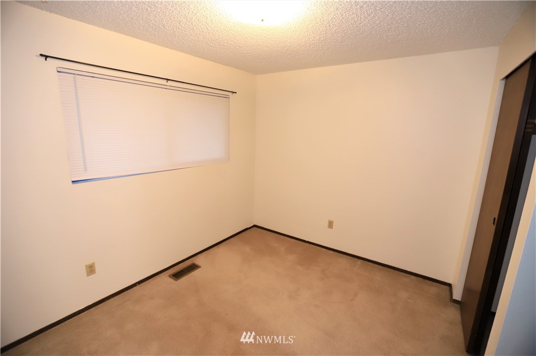 18304 108th Place Southeast Renton, WA 98055 - Photo 9 of 30 Gallery Image 9