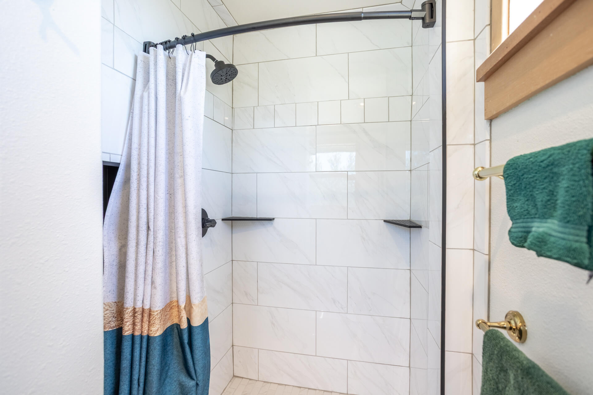 6360 Wilson Hill Road Shingletown, CA 96088 - Photo 19 of 79 a bathroom with a shower