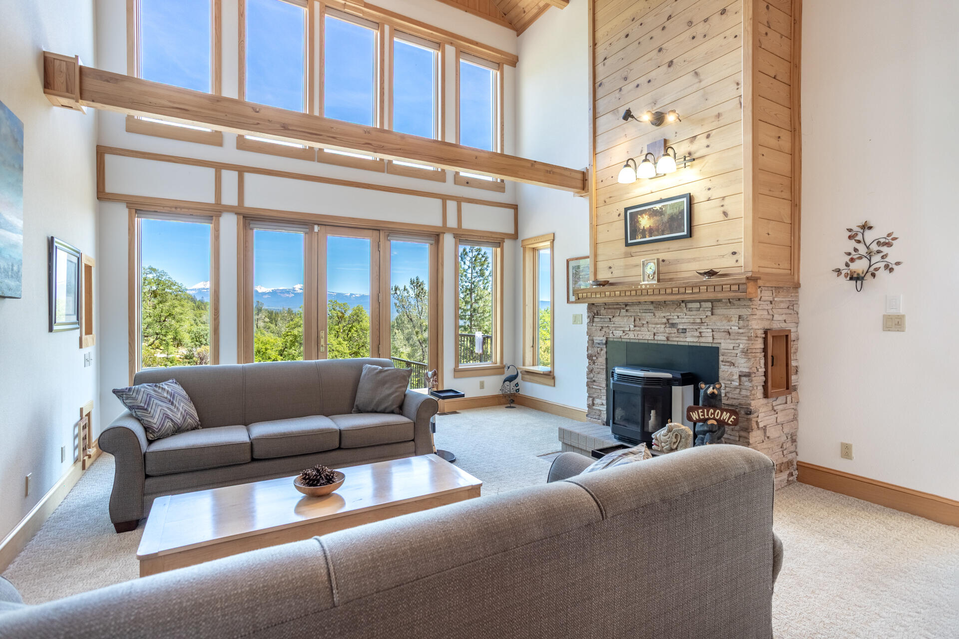 6360 Wilson Hill Road Shingletown, CA 96088 - Photo 4 of 79 Living Room