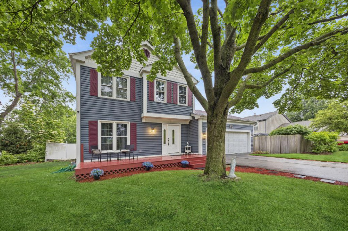 75 Rodenburg Road Roselle, IL 60172 - Photo 1 of 24