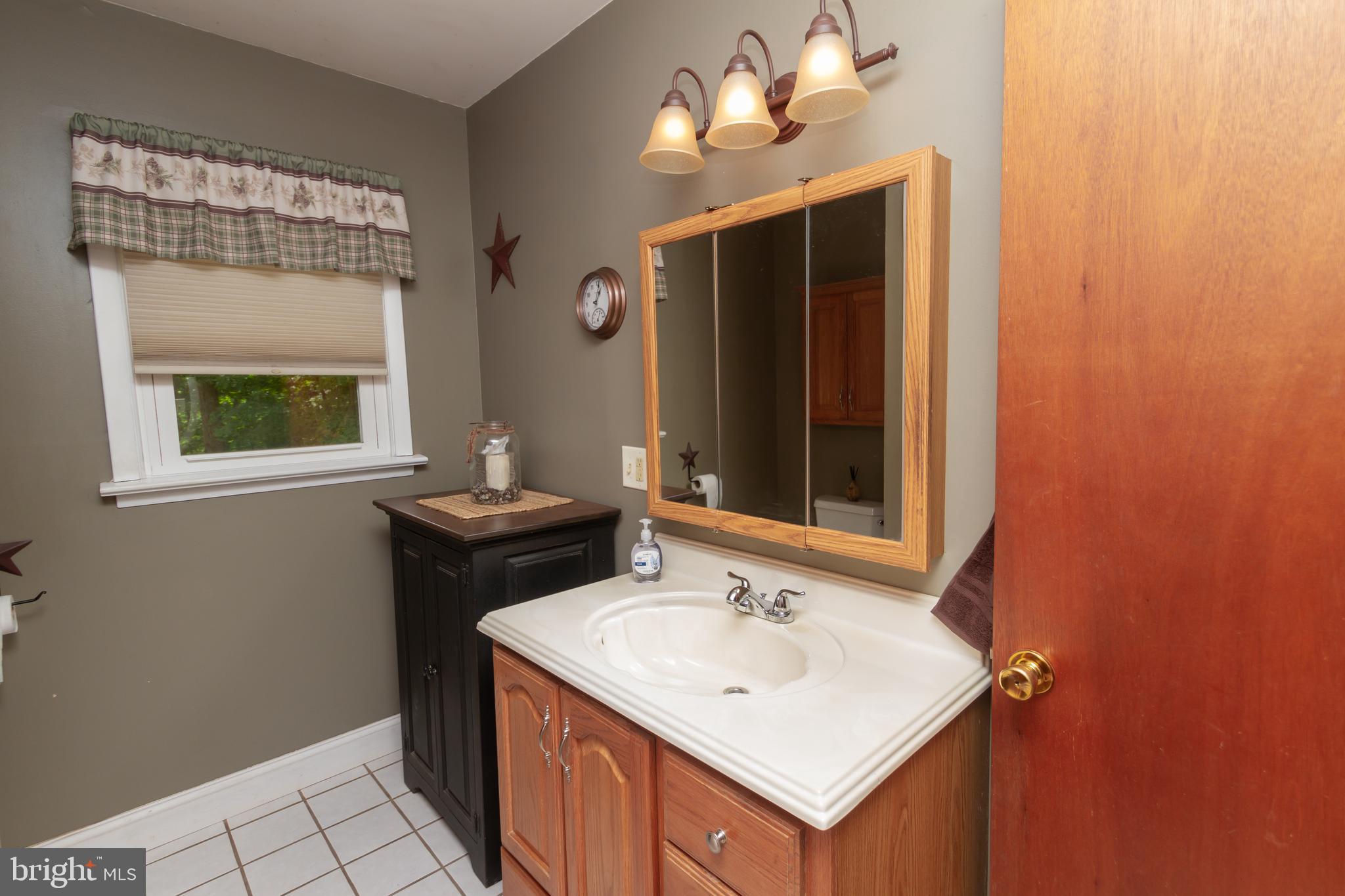 2245 Finland Road Green Lane, PA 18054 - Photo 5 of 11