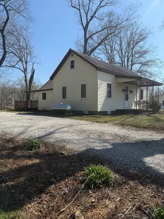 $175,000 | 1140 Race Track Road, Centralia, IL 62801