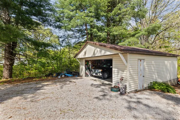 $175,000 | 1140 Race Track Road, Centralia, IL 62801