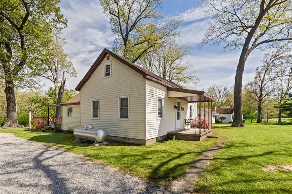 $175,000 | 1140 Race Track Road, Centralia, IL 62801