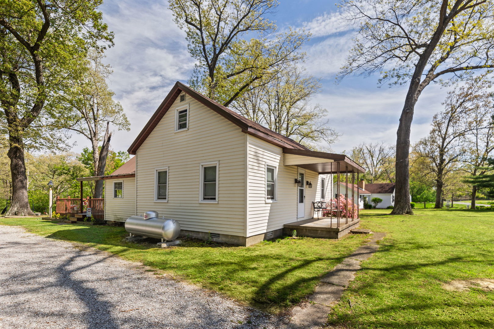 1140 Race Track Road Centralia, IL 62801 - Photo 2 of 40