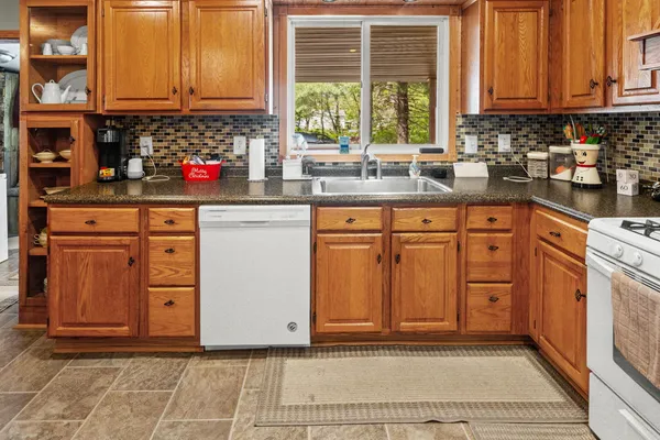 $175,000 | 1140 Race Track Road, Centralia, IL 62801