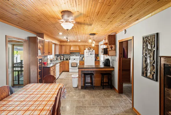 $175,000 | 1140 Race Track Road, Centralia, IL 62801