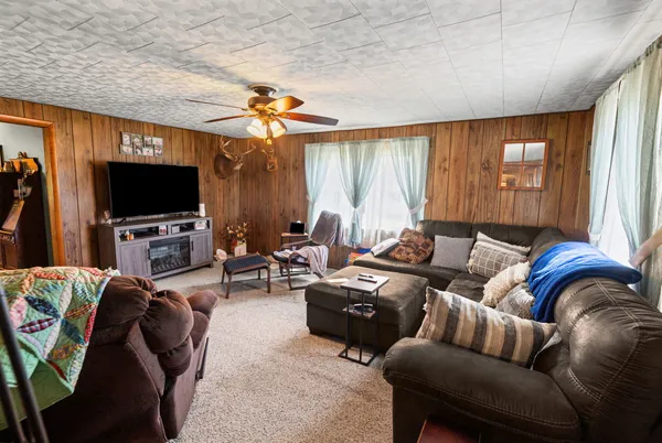 $175,000 | 1140 Race Track Road, Centralia, IL 62801