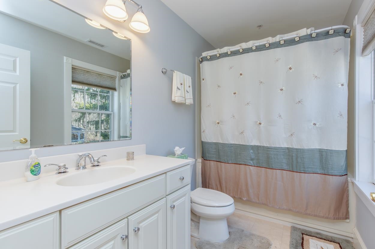 7 Chester Road, Unit 307 Derry, NH 03038 - Photo 11 of 21