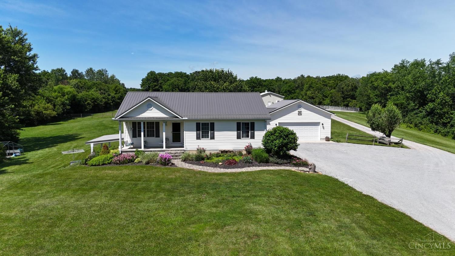 8024 Hightop Road Hillsboro, OH 45133 - Photo 8 of 97