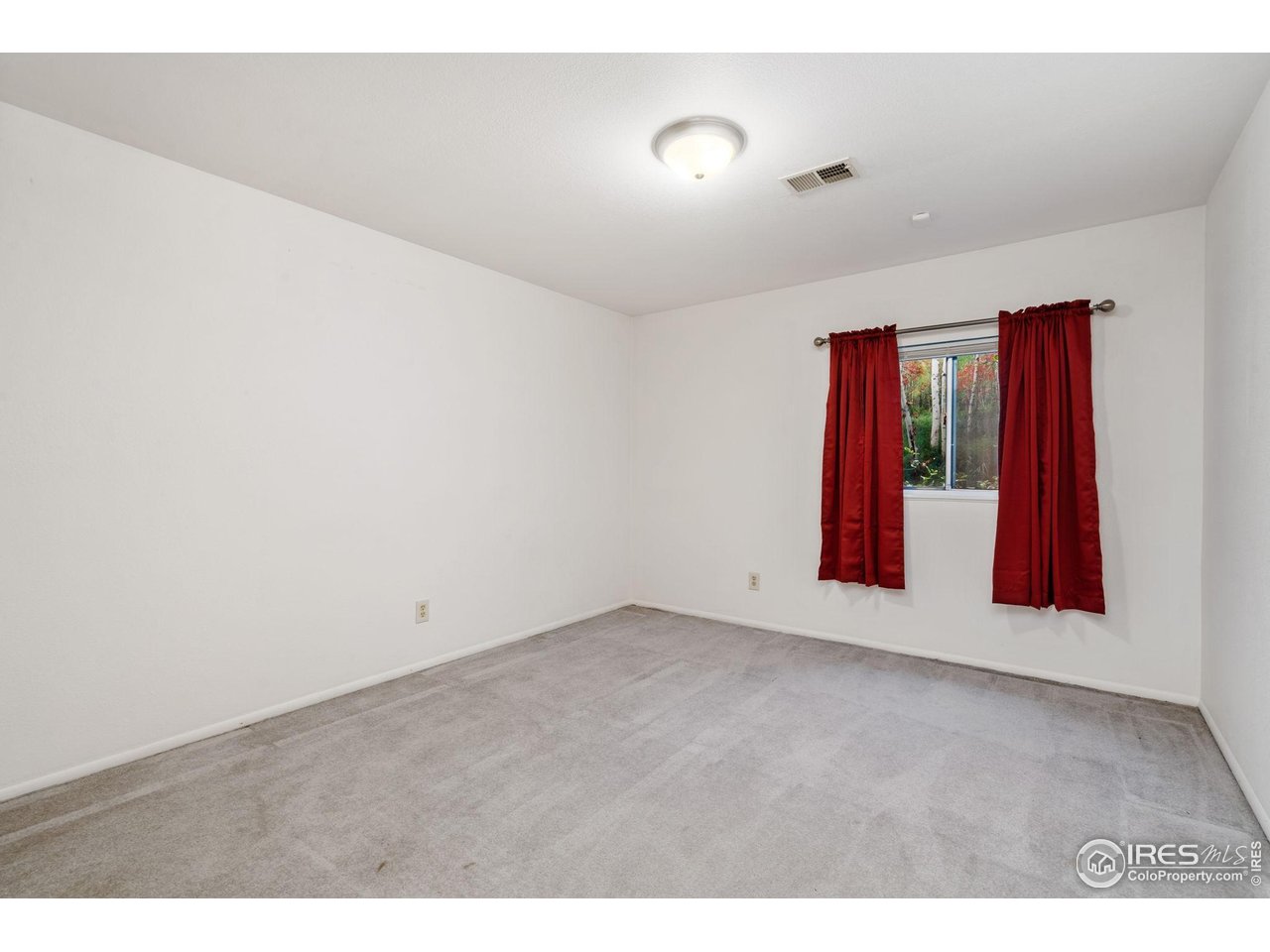 4331 West 16th Street Road Greeley, CO 80634 - Photo 27 of 41 Basement Bedroom 4