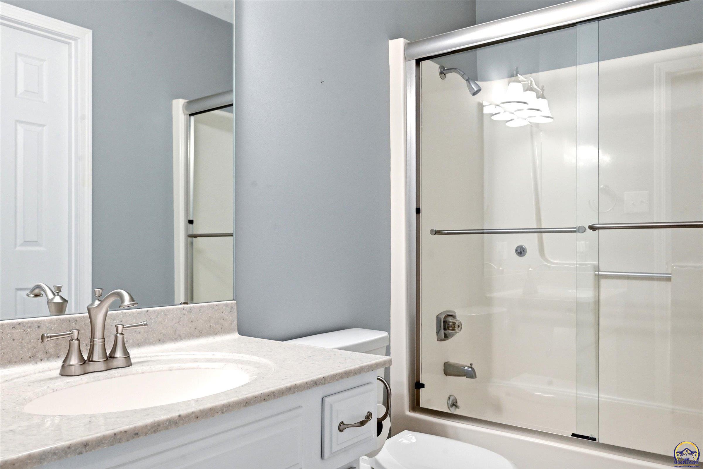 5500 Southwest Stonegate Court Topeka, KS 66606 - Photo 14 of 32