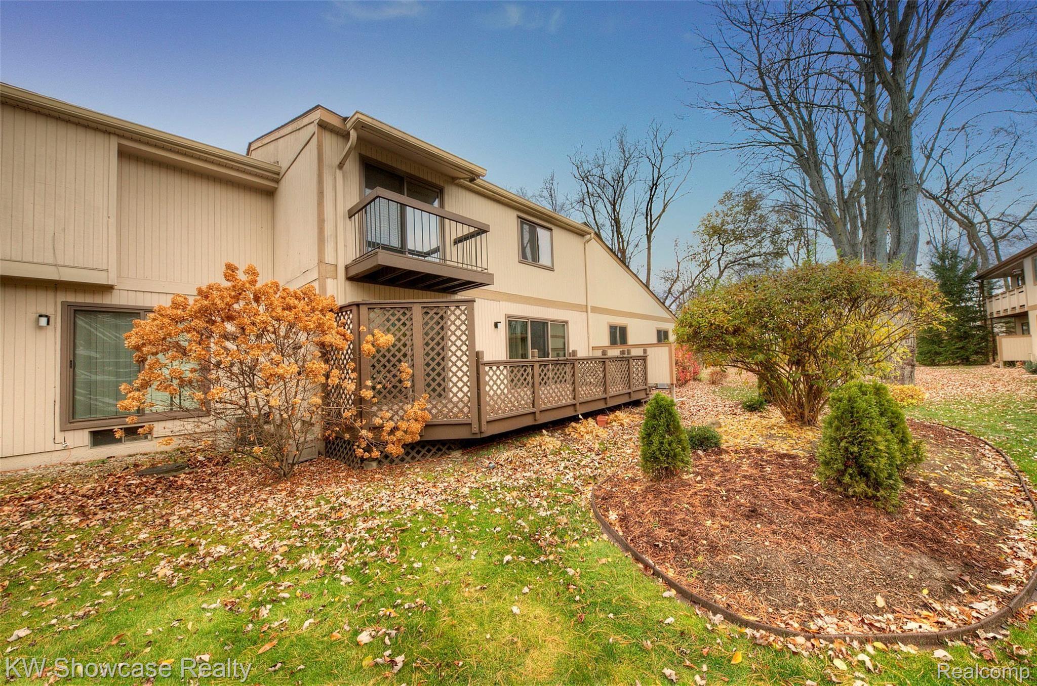 23163 Farmington Road Farmington, MI 48336 - Photo 39 of 44 4H8A2696_7_8.jpg
