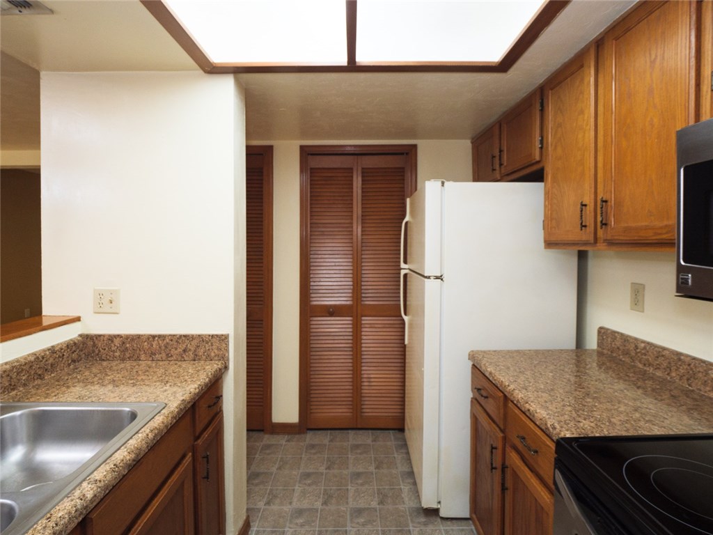 914 Southwest 56th Terrace Gainesville, FL 32607 - Photo 9 of 22 Gallery Image 9