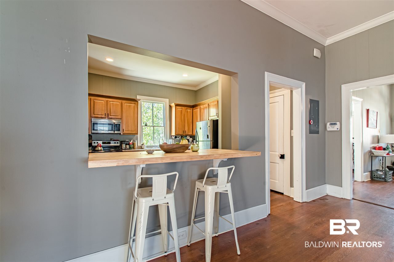 1057 Selma Street Mobile, AL 36604 - Photo 12 of 25 Breakfast Bar