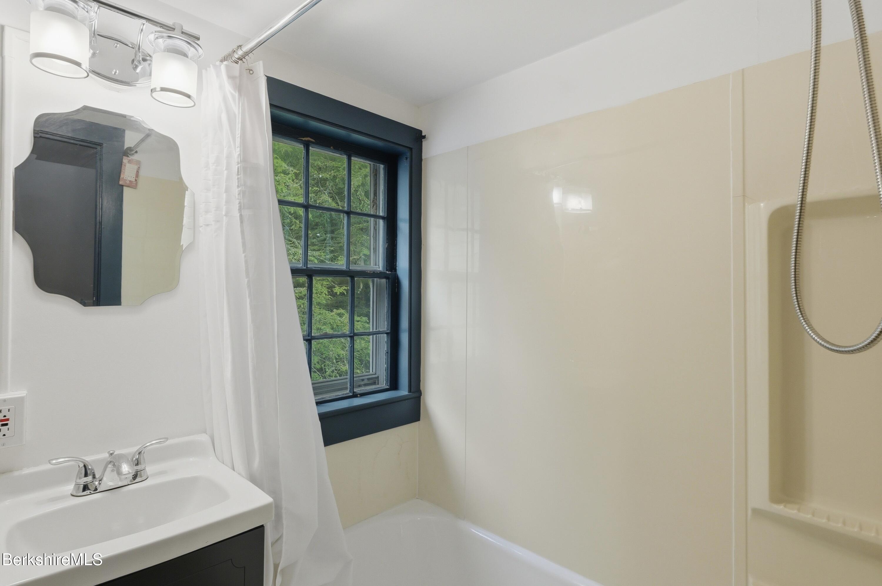 4 Stockbridge Road West Stockbridge, MA 01266 - Photo 64 of 103 2nd Floor Full Bath