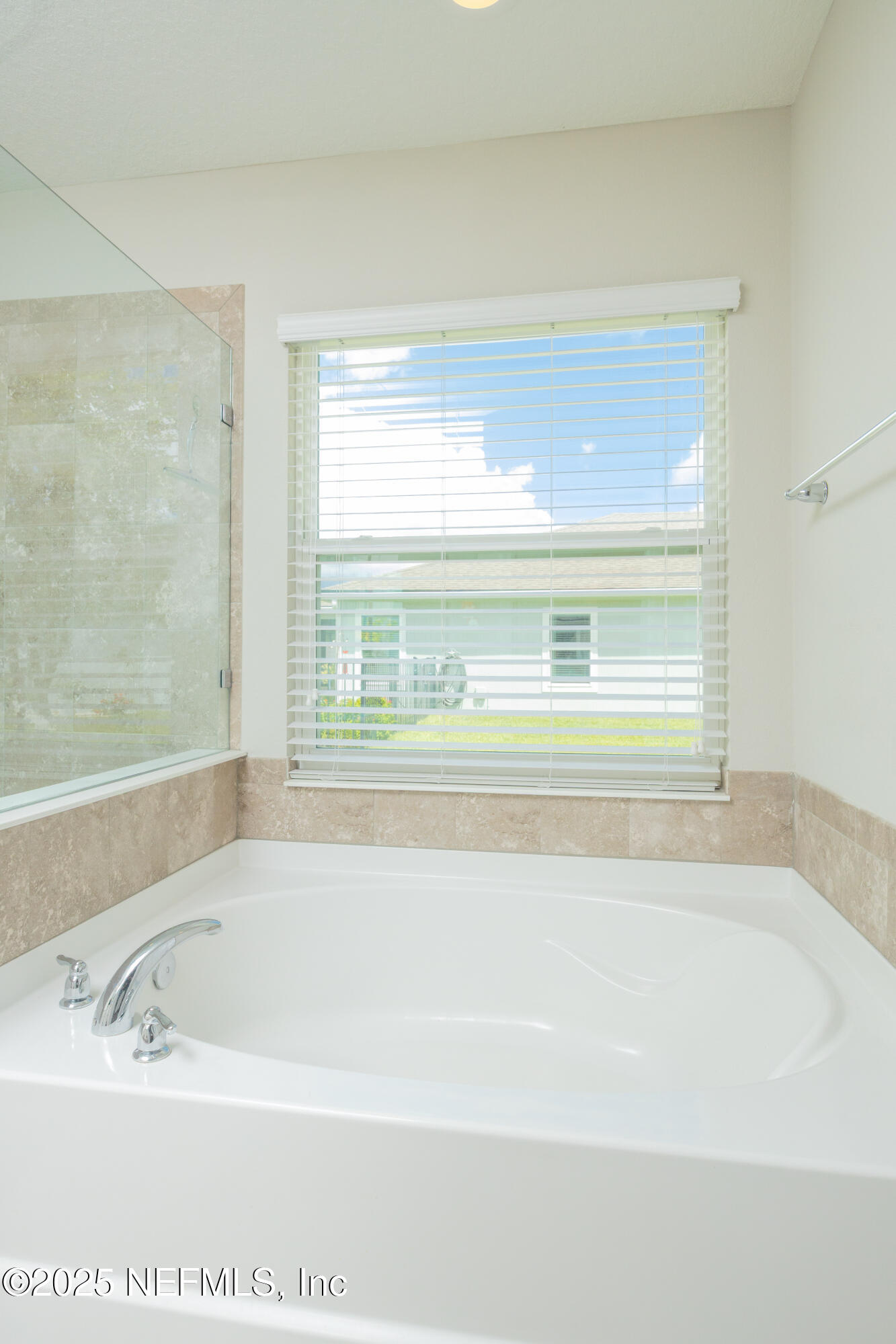 333 Old Hickory Forest Road St. Augustine, FL 32084 - Photo 23 of 62 a bath tub sitting next to a window