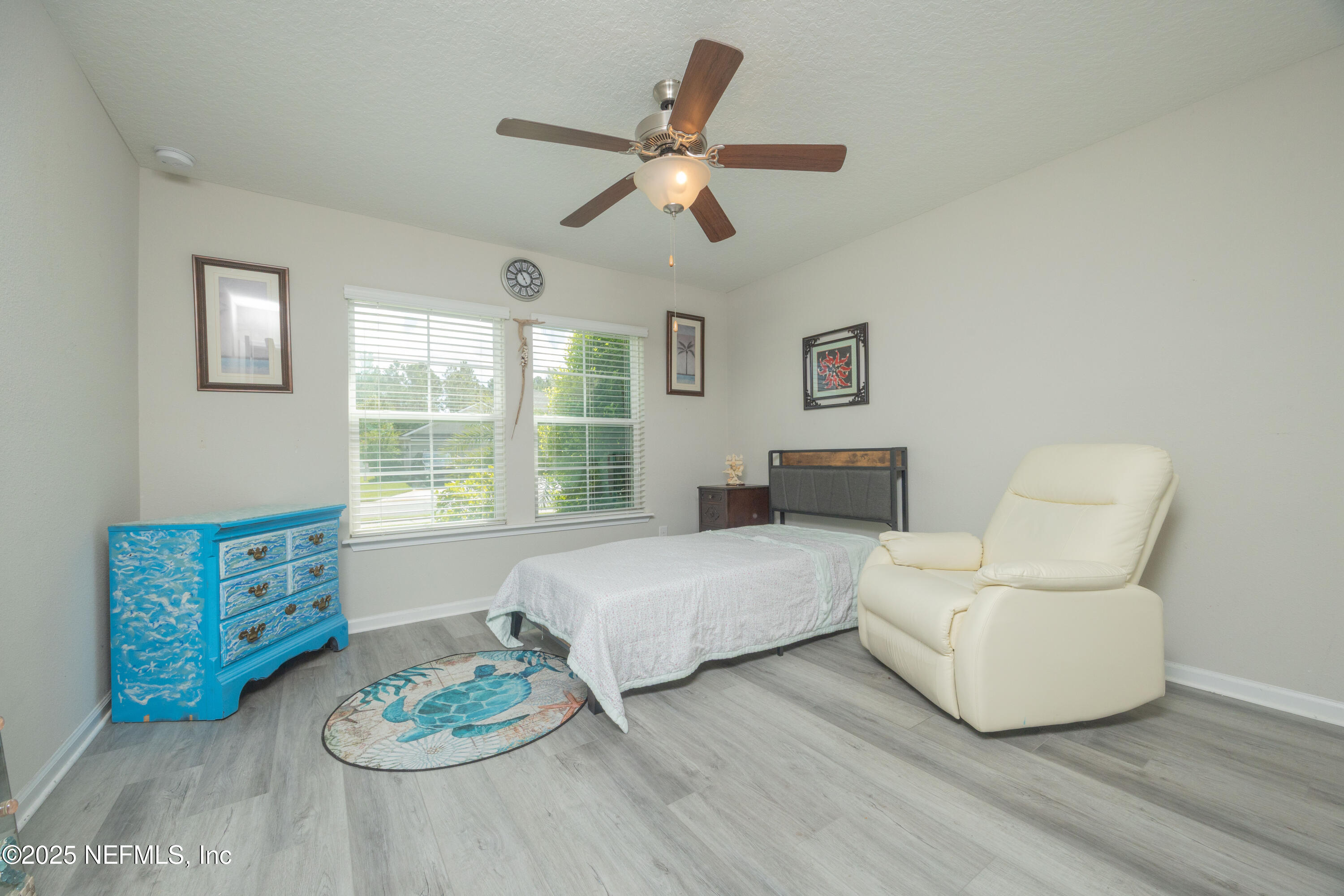 333 Old Hickory Forest Road St. Augustine, FL 32084 - Photo 29 of 62 a living room with furniture and a table
