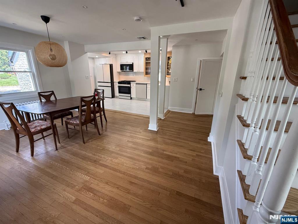 867 River Road Teaneck, NJ 07666 - Photo 4 of 32
