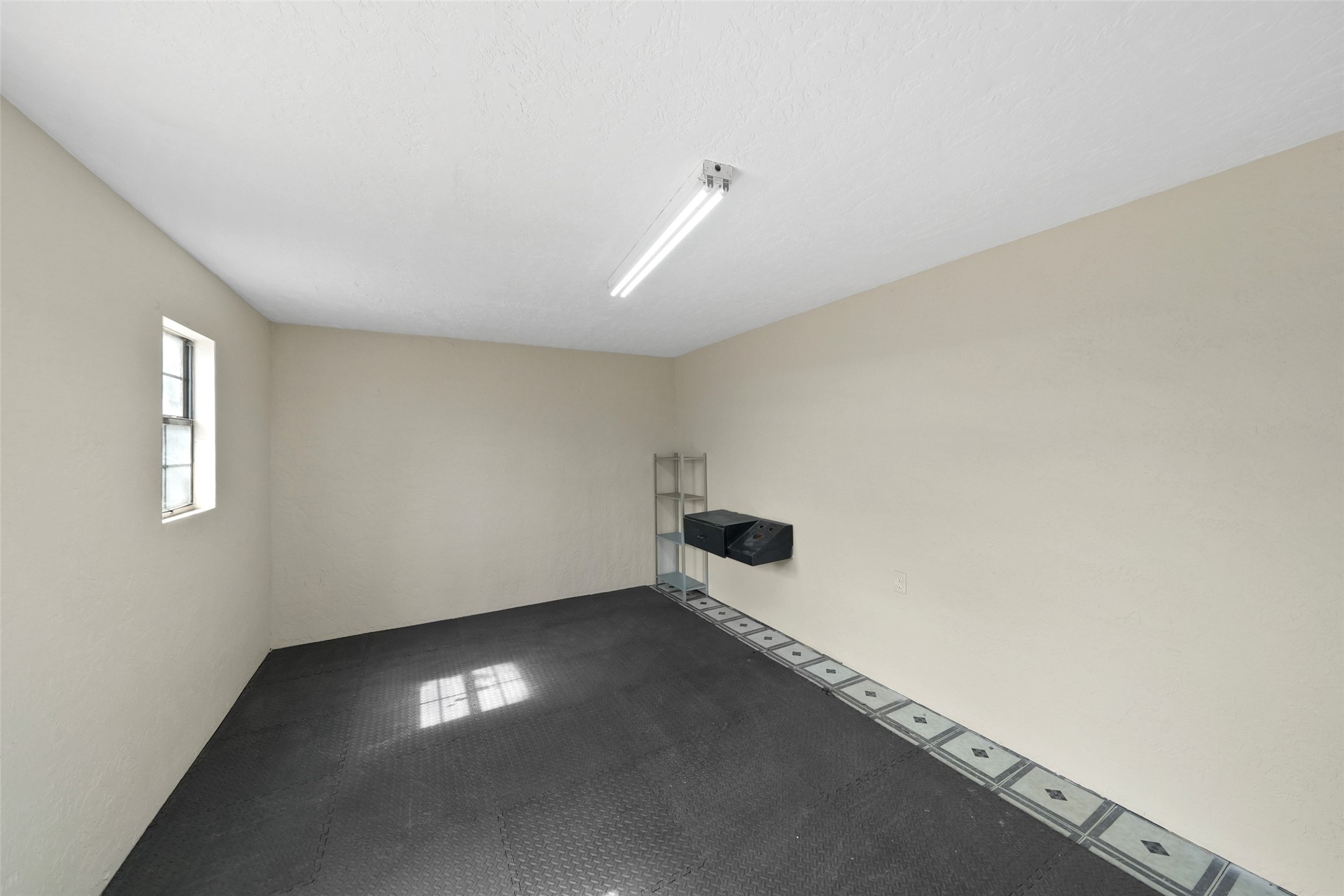 309 Pecore Street Houston, TX 77009 - Photo 35 of 45 a view of an empty room