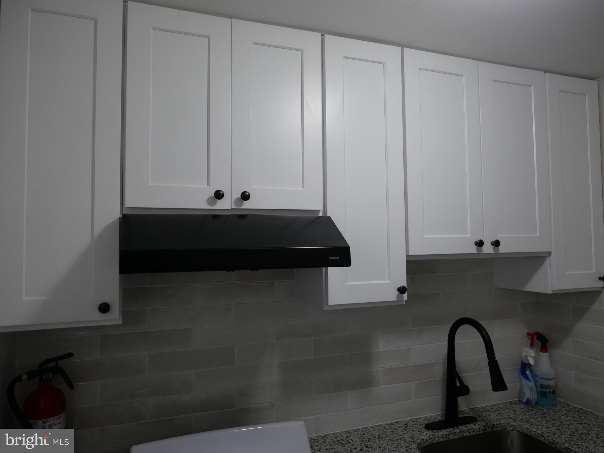 313 Hampden Road Upper Darby, PA 19082 - Photo 5 of 12