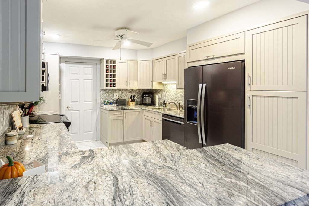 2 Hemlock Road, Unit 2 Peabody, MA 01960 - Photo 8 of 42 Gallery Image 8