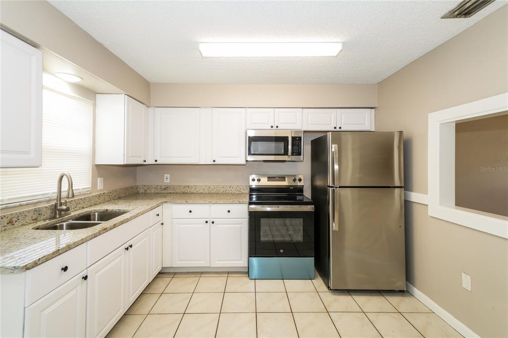 4117 East Okara Road Tampa, FL 33617 - Photo 7 of 16
